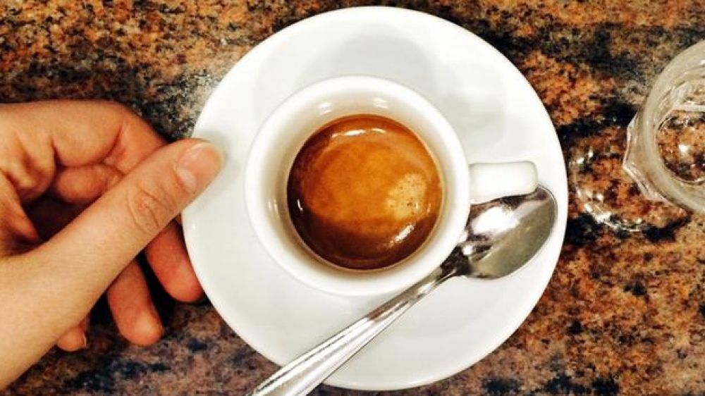 In un coffee shop di Londra si beve il caffè più buono del mondo, una tazzina costa 65 sterline
