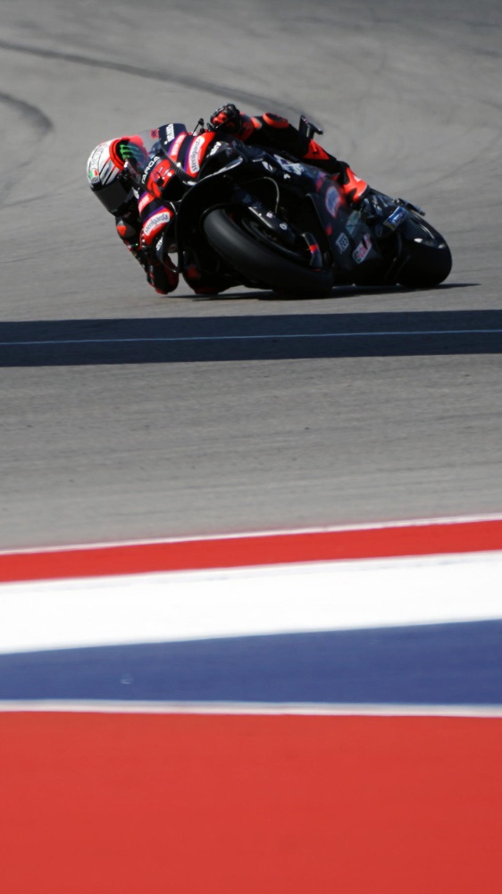 In Usa la doppietta Aprilia, vince Bezzecchi davanti a Martin