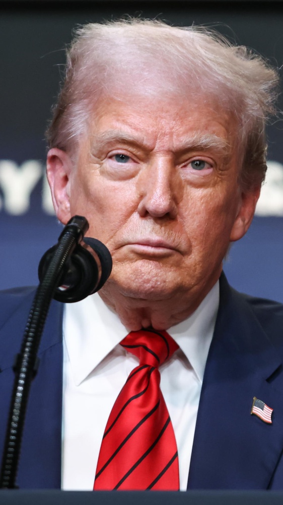 In vigore i dazi di Trump; trionfale il Presidente Usa, miliardi di dollari stanno affluendo qui