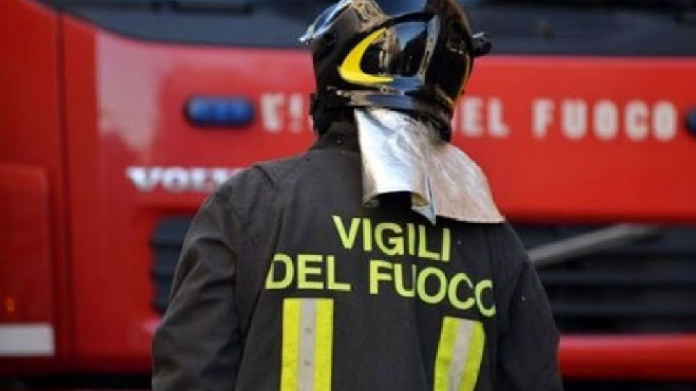 Incendio in abitazione nel Lucchese, morta 14enne