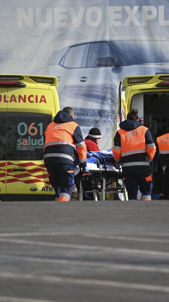 Incidente alla seggiovia di Astun, in Spagna. Alcuni sciatori sono precipitati nel vuoto, 10 feriti, due dei quali in modo grave