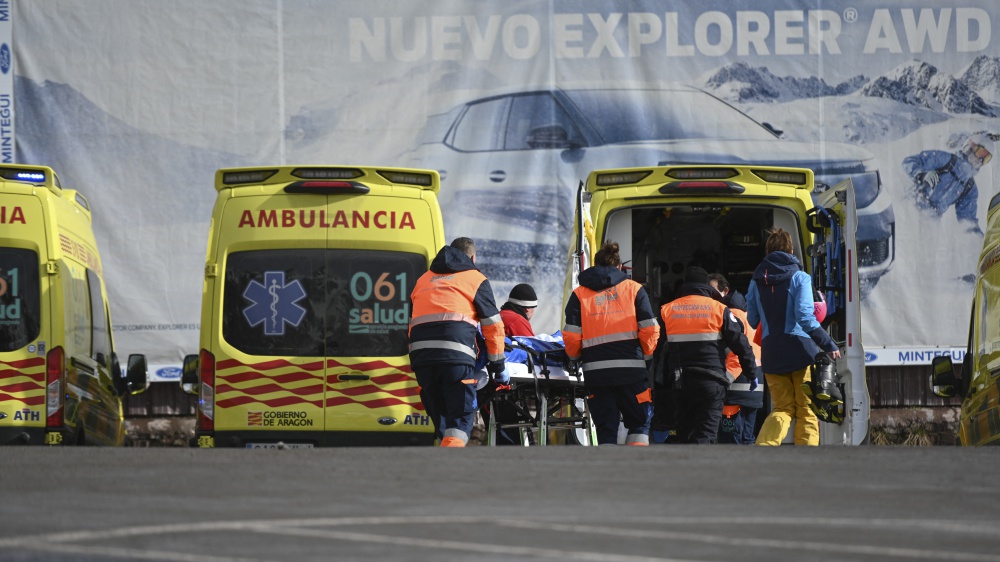 Incidente alla seggiovia di Astun, in Spagna. Alcuni sciatori sono precipitati nel vuoto, 10 feriti, due dei quali in modo grave