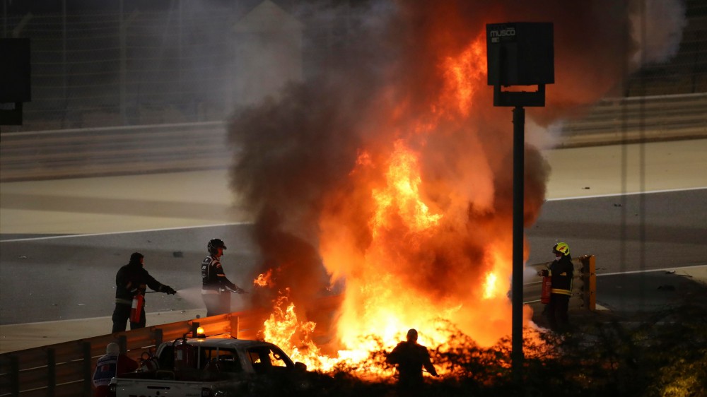 Incidente choc durante il Gran Premio di Formula uno del Bahrain, Grosjean esce vivo dalle fiamme della sua Haas