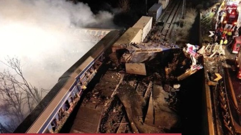 Incidente ferroviario in Grecia, scontro tra due convogli: bilancio di 38 morti e 66 feriti