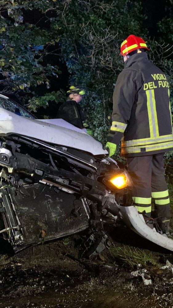 Incidente mortale ad Ancona. Allarme per una fuga di gas, il Comune raccomanda di non uscire di casa