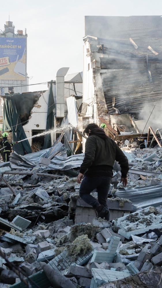 Inferno di droni e missili su Kiev e altre città ucraine. Zelensky agli alleati, la difesa antimissile assolutamente necessaria