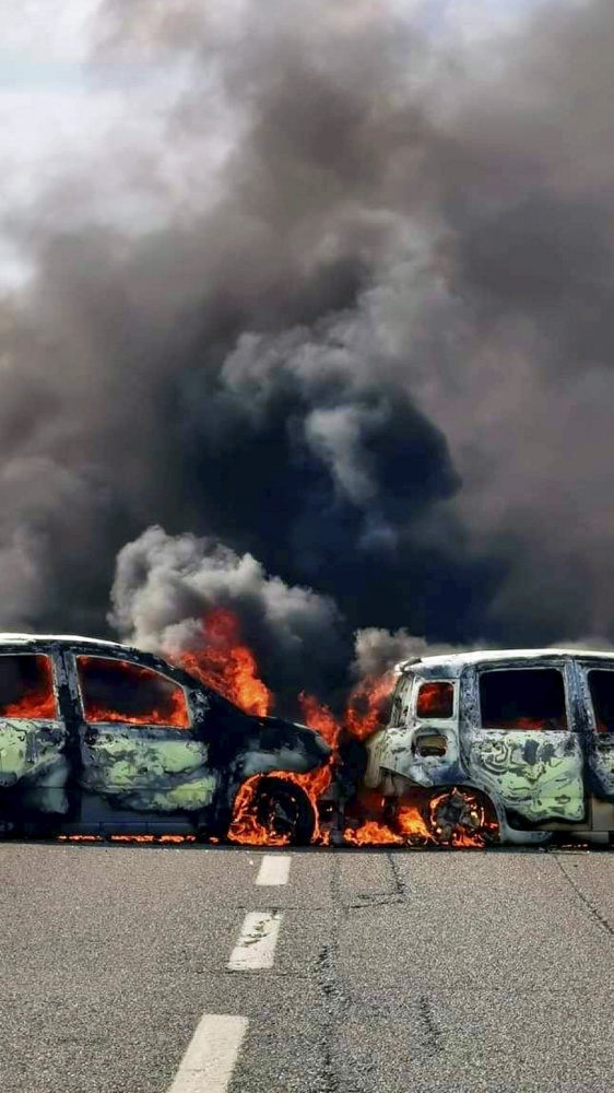 Inferno sulla statale 89 nel Foggiano: assalto ad un portavalori da parte di un commando armato