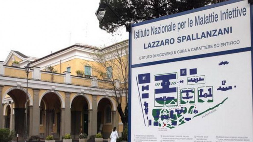 Iniziate le vaccinazioni anti-Covid in Italia, somministrate le prime tre dosi all'ospedale Spallanzani di Roma