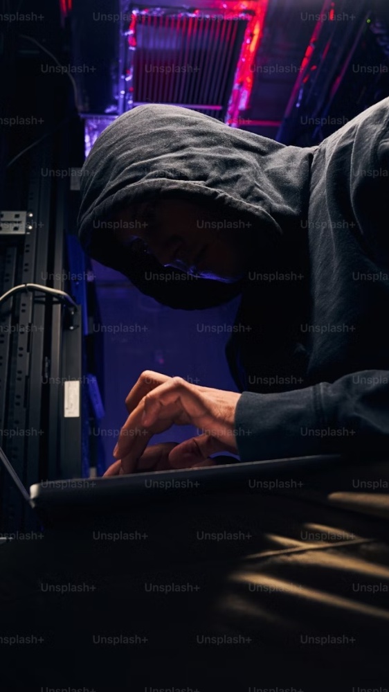 Intelligenza Artificiale e hacker, a rischio il 51% delle aziende italiane. Tra le minacce l'uso dei deepfake