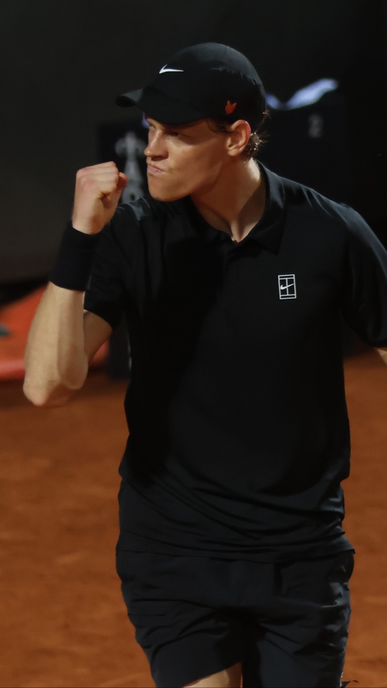Internazionali BNL d'Italia, Jannik Sinner contro Ruud per un posto in semifinale, mentre Jasmine Paolini si gioca la finale contro la Stearns sul Centrale