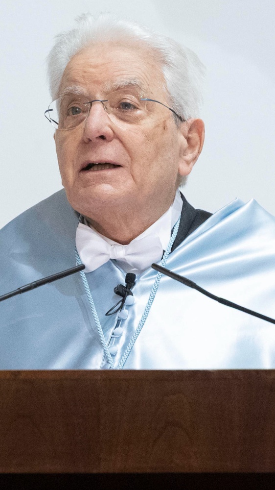 Iran, scende in campo il Capo dello Stato Mattarella:  “L’Unione Europea dica no all’allargamento del conflitto”