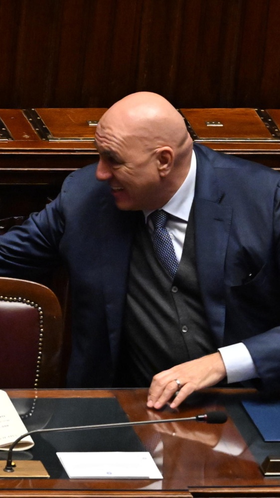 Iran, in Parlamento è scontro: l’opposizione contro i ministri degli Esteri e della Difesa Tajani e Crosetto