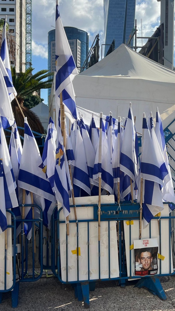 Israele, c’è anche un’altra guerra in corso e si combatte: quella dell’informazione. L' "Information War"