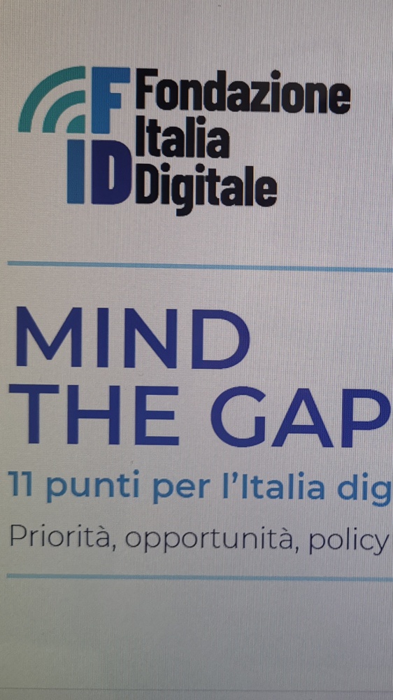 Italia, arriva “Mind the gap”: 11 proposte per governare la crescita digitale. A partire dalla Costituzione