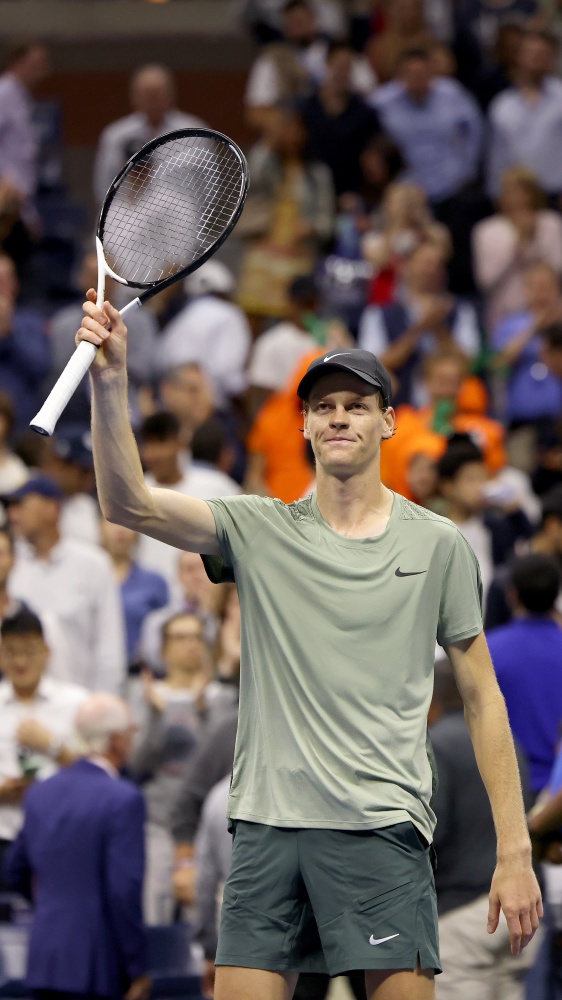 Jannik Sinner è in finale allo Us Open, l'altoatesino batte il britannico Draper con un secco 3-0