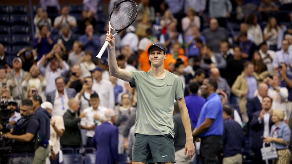 Jannik Sinner è in finale allo Us Open, l'altoatesino batte il britannico Draper con un secco 3-0