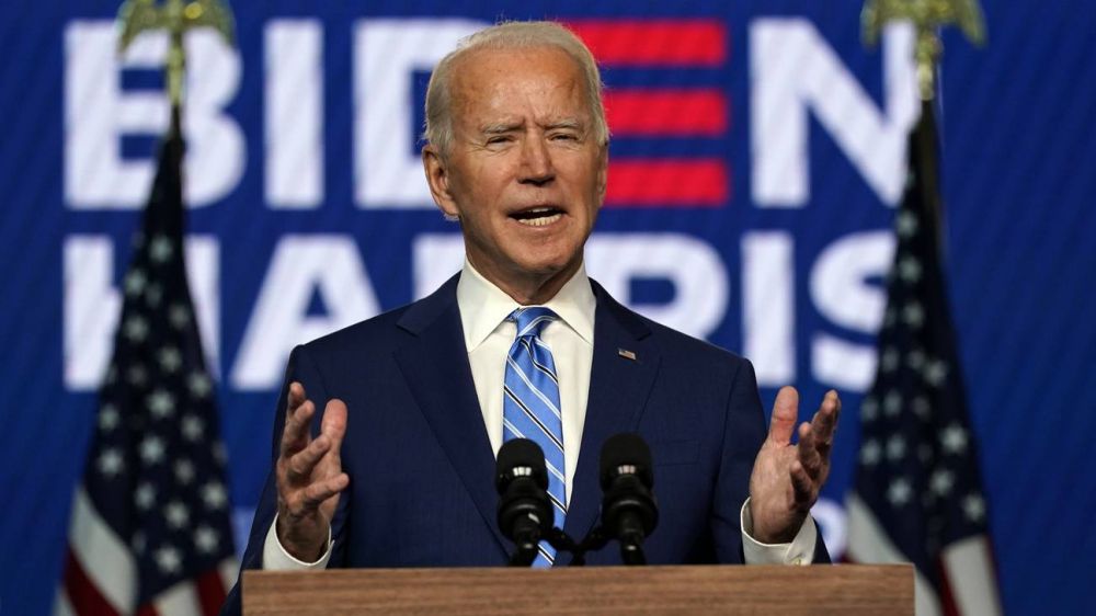 Joe Biden vara una task force anti-Covid e lancia un monito, usate la mascherina