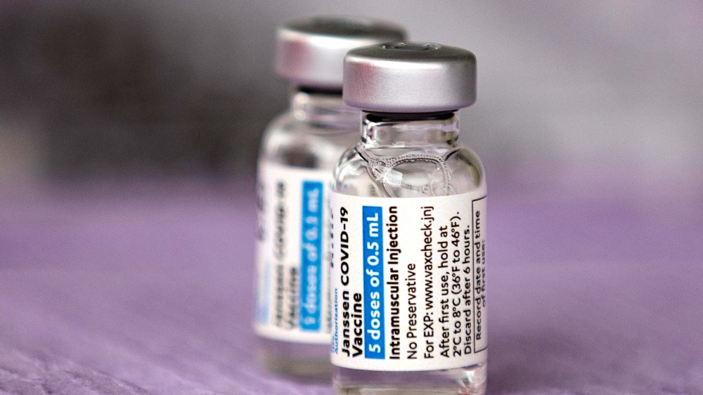 Stop negli Stati Uniti al vaccino Johnson&Johnson, ritardate le consegne in Europa