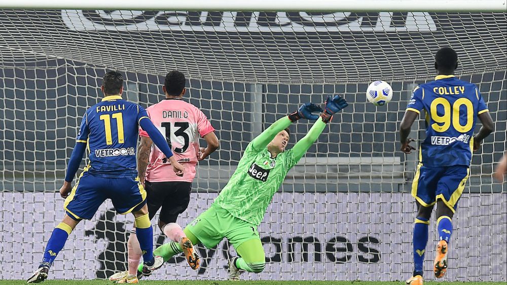 Juventus fermata sul pareggio dal Verona, il Napoli vince il derby con il Benevento