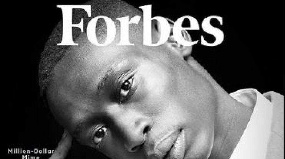 Khaby Lame sulla copertina di Forbes. Per la nota rivista è il