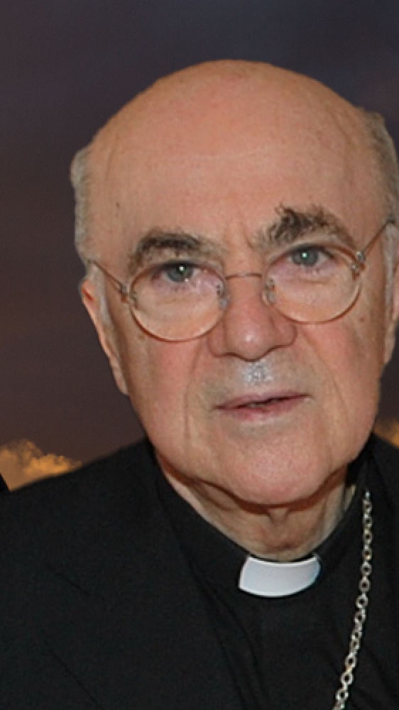 L'arcivescovo Carlo Maria Viganò è stato scomunicato ed è