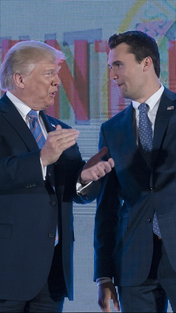 L'attivista americano di destra Charlie Kirk ucciso da un proiettile in un campus, Trump: "Leggendario"