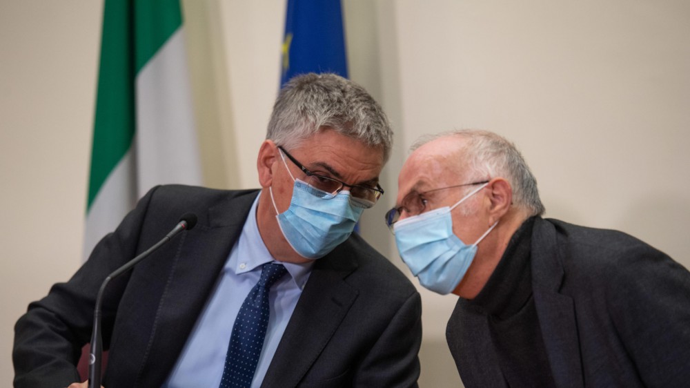 L'Italia supera quota tre milioni di casi di Coronavirus, Brusaferro, "contagio soprattutto in famiglia"