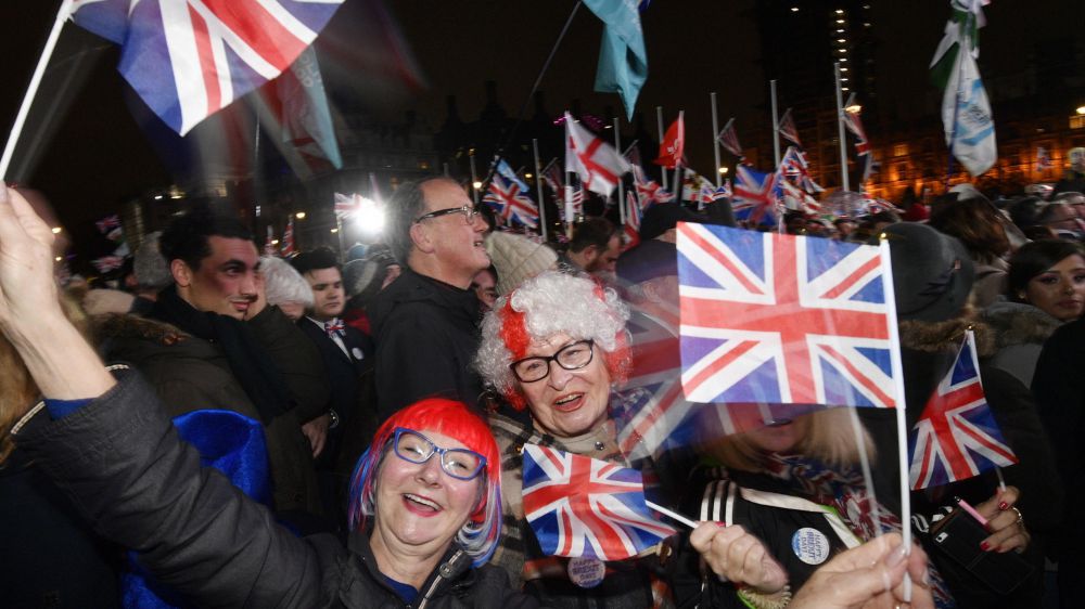 La Brexit è una realtà, a Londra si festeggia, a Edimburgo si protesta