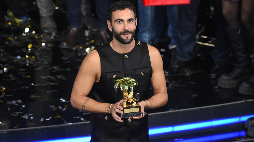La canzone vincitrice della speciale classifica di Rtl 102,5 "Finalmente Sanremo"  è "Due vite" di Marco Mengoni