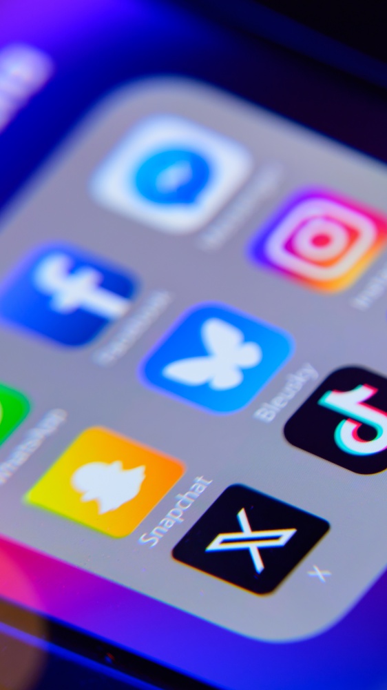 La commissione Ue difende i minori. Pronta un'app per verificare l'età sui social