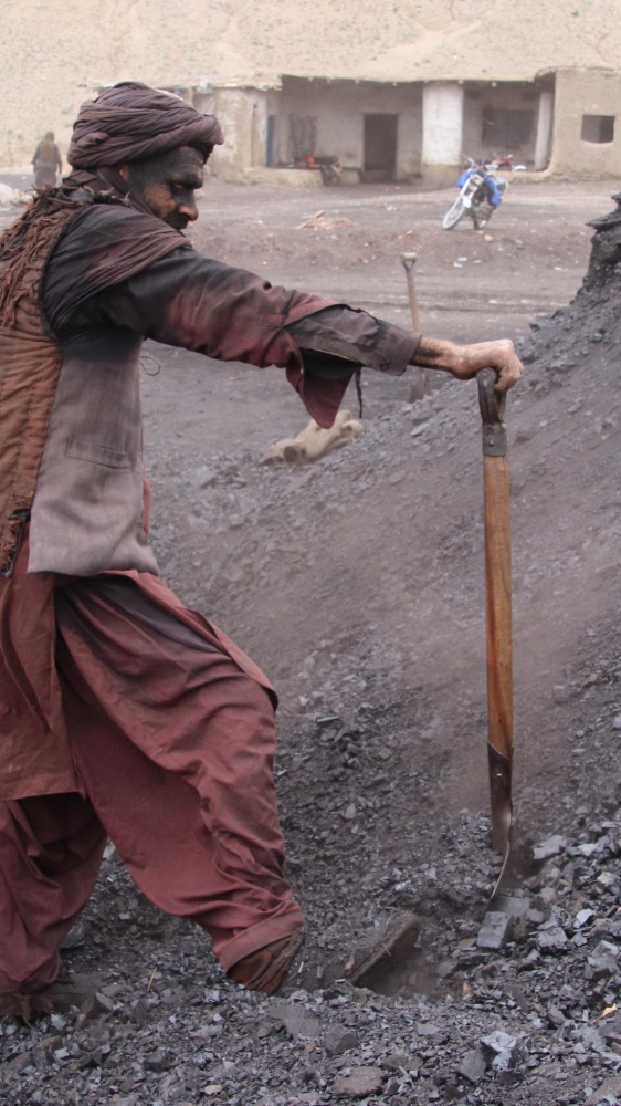 La guerra del Golfo: possibile azione terrestre sull'isola di Kharg, ucciso il capo della marina delle guardie rivoluzionarie