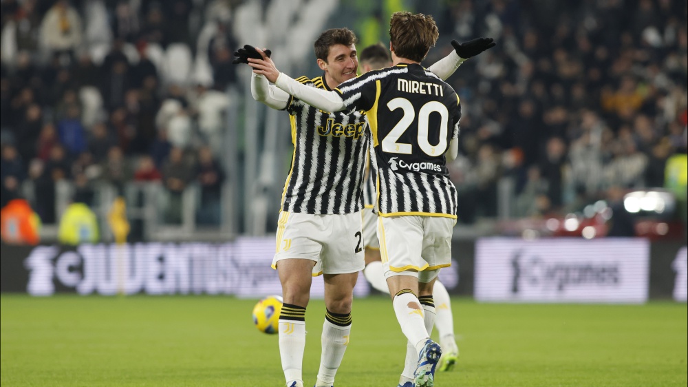 La Juventus travolge la Salernitana 6 a 1 e vola ai quarti di finale di Coppa Italia. Questa sera torna la Serie A con Bologna-Genoa