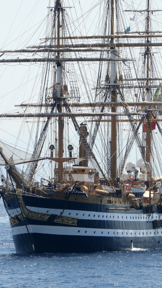 La nave Amerigo Vespucci il 5 ottobre in Australia, con lei  per cinque giorni ci sarà anche Villaggio Italia