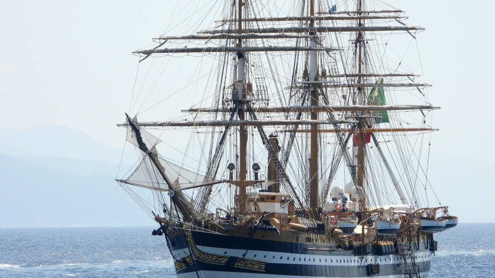 La nave Amerigo Vespucci il 5 ottobre in Australia, con lei  per cinque giorni ci sarà anche Villaggio Italia