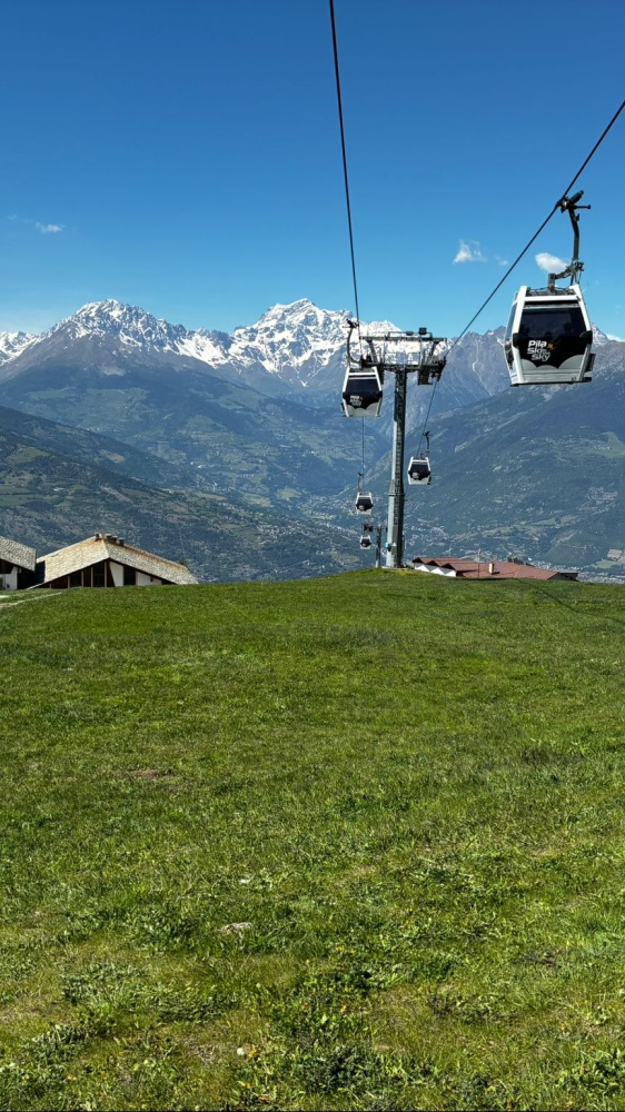 La quattordicesima del Giro d’Italia è ospite della montagna. La corsa si arrampica da Aosta a Pila