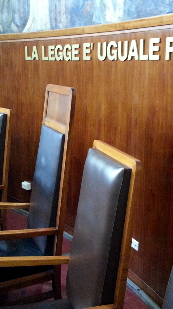 La sentenza stabilì che il docente 'Toccò ma senza pressione', i pm di Catania contro l'assoluzione del prof accusato di abusi