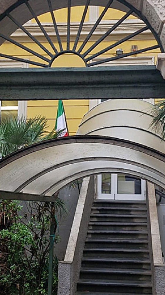 La Spezia: accoltellato a scuola, 18enne in condizioni gravissime, fermato un altro studente