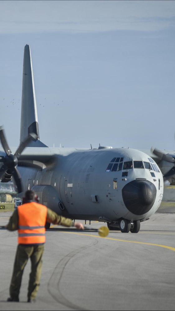 La strage di Crans Montana, il rientro in Italia delle salme. Il cordoglio dei parenti e delle istituzioni. La richiesta di giustizia