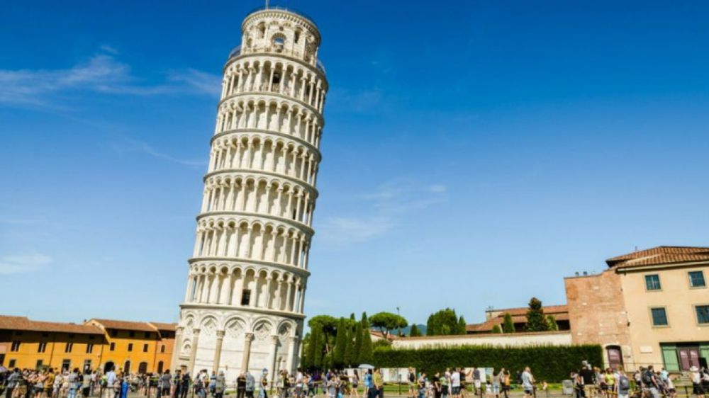 La Torre di Pisa pende meno, recuperati 4 cm in 20 anni