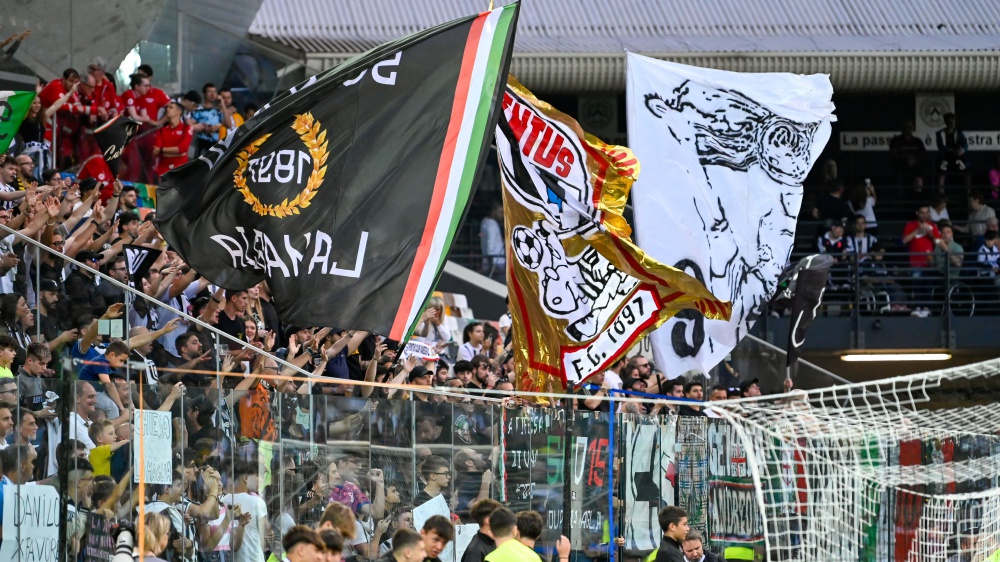 La Uefa ha deciso, Juventus un anno fuori dalle coppe europee, la società non farà ricorso