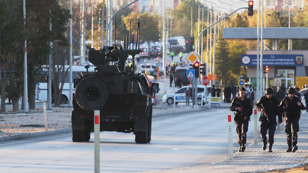 L’attacco terroristico ad Ankara. 5 i morti, tra cui l’autista del taxi preso dagli attentatori