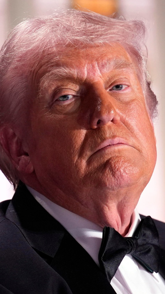 L’attentatore è una persona malata che odia i cristiani, così Trump dopo gli spari alla cena con i media a Washington