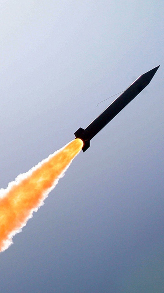 L’Iran ancora sotto le bombe, Khamenei teme di essere ucciso