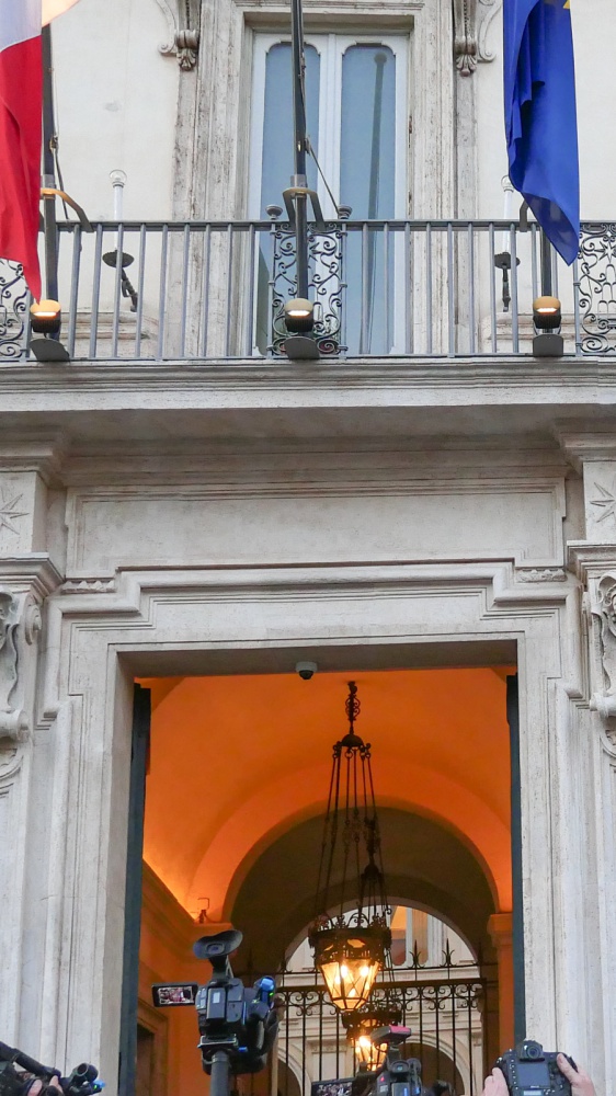 Lavoro, la premier Meloni ai sindacati: “Più risorse al bonus-malus per abbassare i premi Inail alle aziende”