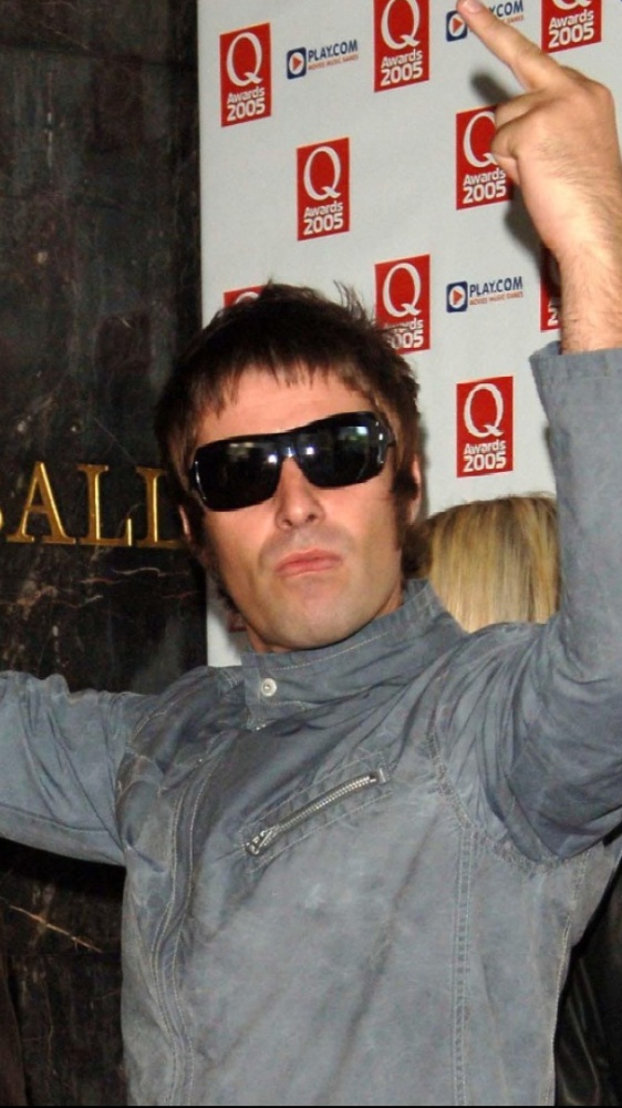 Liam e Noel Gallagher avrebbero una sorella segreta. Il racconto lascia tutti senza parole