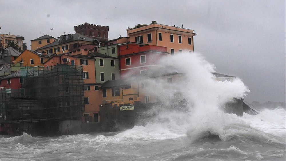 Liguria colpita dal maltempo, esondazioni e allagamenti