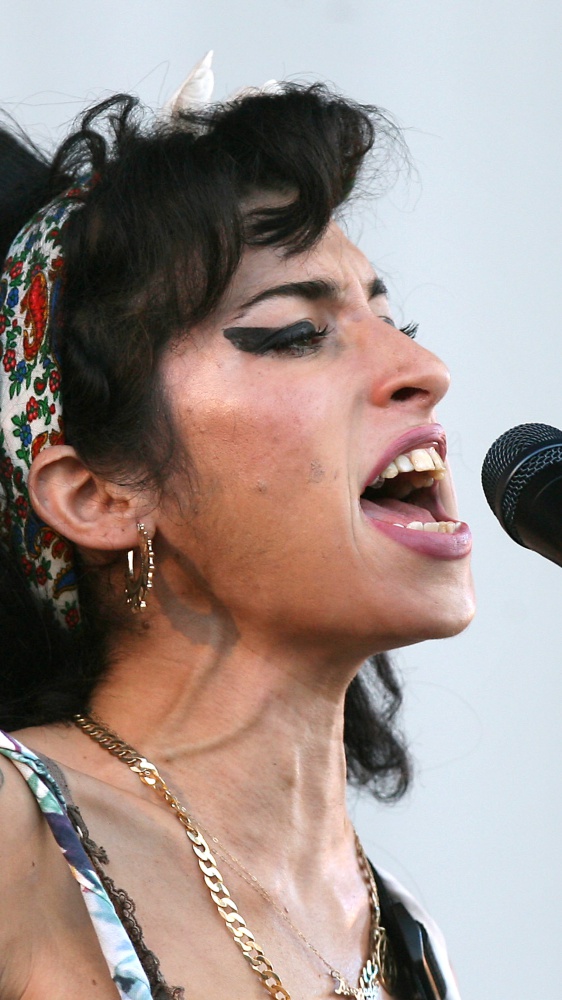 Lo spirito ribelle da Rock and Soul della musica popolare: oggi Amy Winehouse avrebbe compiuto 40 anni