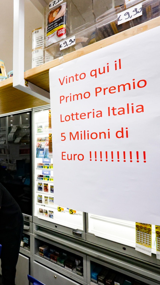 Lotteria Italia, la Dea bendata bacia Roma e provincia. Nella capitale il primo premio da 5 milioni di euro