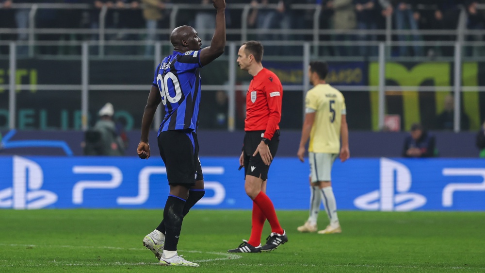 Lukaku lancia l'Inter, Porto sconfitto a San Siro. Il belga entra e decide l'andata degli ottavi di Champions