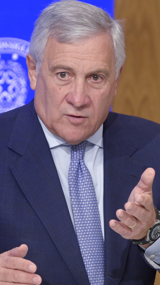 Maggioranza, Tajani e Forza Italia attaccano sul terzo mandato per i Governatori, la Lega chiede un vertice